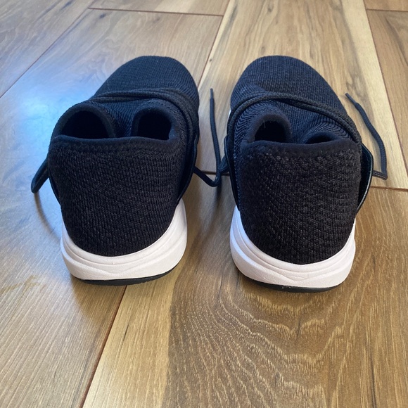 Vessi Sneakers - Picture 6 of 9